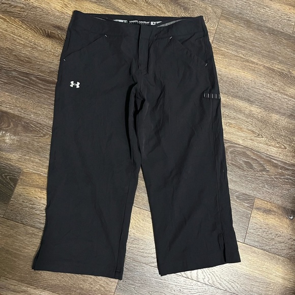 Under Armour Golf Pants Crop Capri Women's Size 8 Black Golfing Casual - Picture 1 of 8
